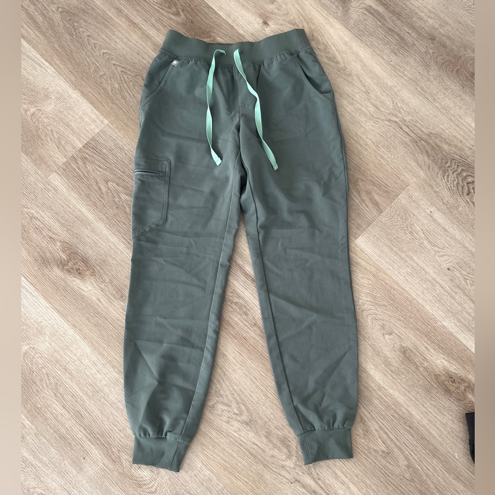 FIGS women Zamora Jogger Pants in Bonsai